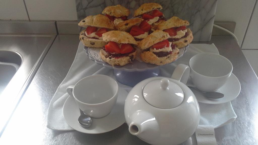 Leafy Lane Guesthouse Amlwch Екстериор снимка